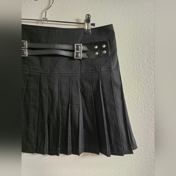 Tripp NYC Black Mini Skirt - Picture 2 of 9
